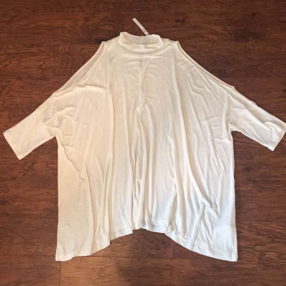 NWT, Cold Shoulder MATERNITY top, off white, US 10